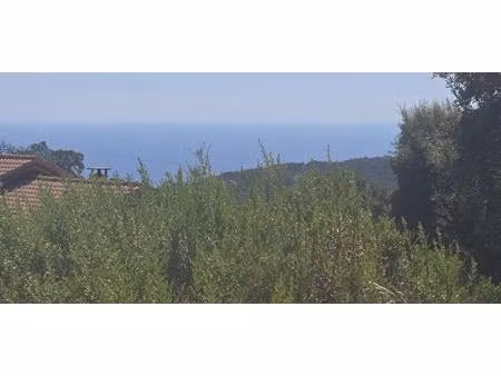 terrain de 2000 m² avec permis purgé