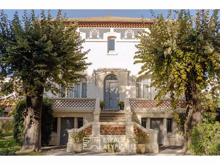 maison de maître rénovée avec jardin et piscine