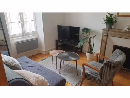 location meublée appartement 2 pièces 48 m² à bordeaux (33000)  1 225 €