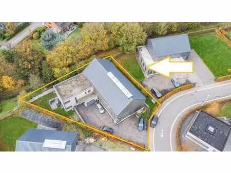 magnifique entrepot + maison 3 facades + showroom + bureaux