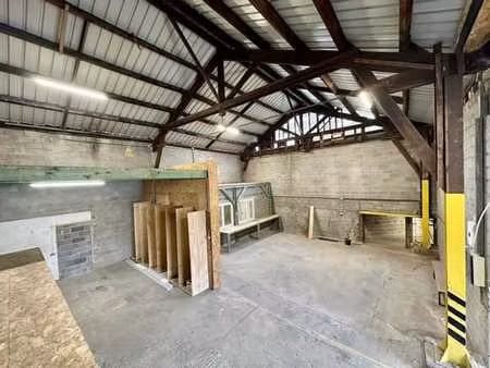 pepinster  impasse de prévôchamps - entrepôt de 247 m² !