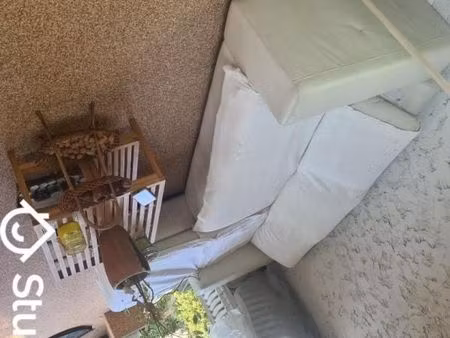 chambre 1 pièce 13 m²