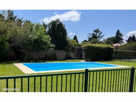 t3 aux portes de roanne piscine tennis