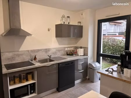 location t2 st priest en jarez