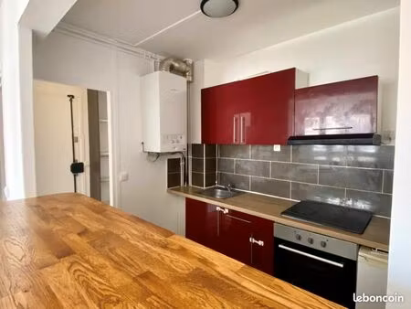 loue 2 pièces 38m² + cave. metro montreuil-hôpital