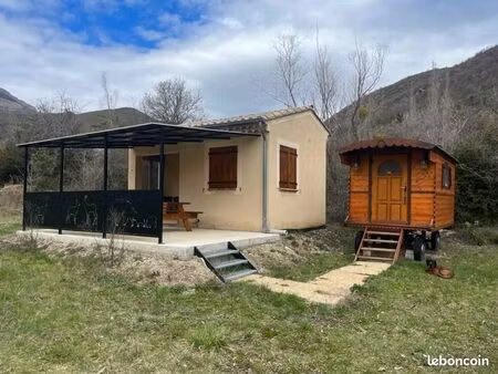 cabanon + roulotte a louer