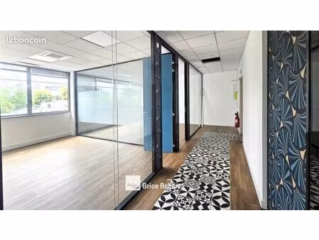 bureaux 127 m²