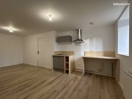 studio 1 pièce 27 m²