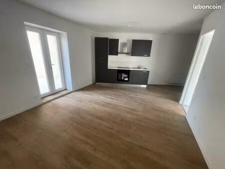 appartement neuf rénové avec terrasse – centre-ville