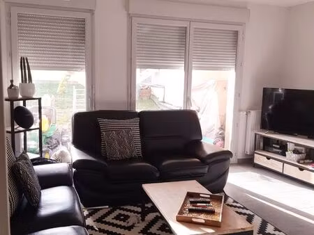 particulier vend t3 en rdj 64 m2 avec terrasse et jardin 100 m2