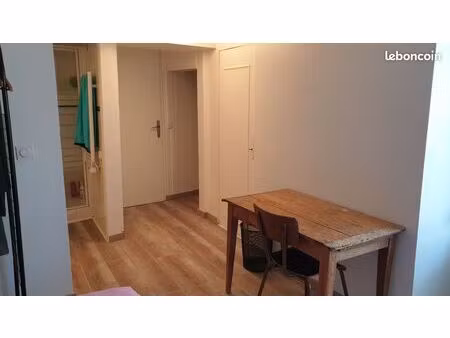 chambre etudiant avec salle d'eau attenante