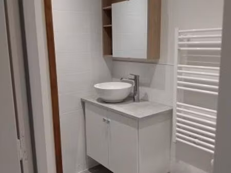 grand studio entièrement meublé - haut de gamme