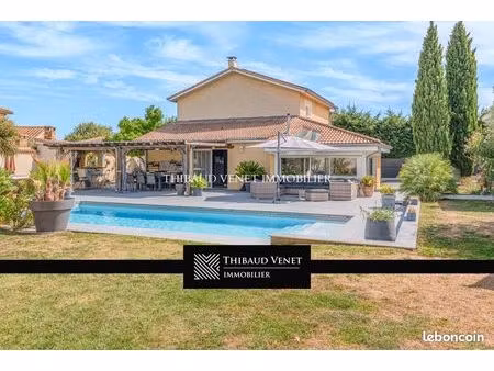 propriété 7 pièces 160 m²