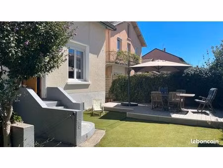 limite montchat 130m² habitables + 130m² utiles