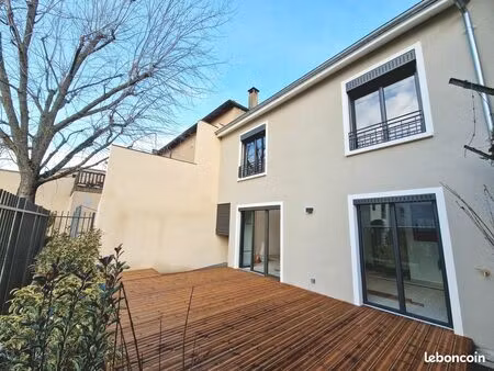 maison de ville rénovée - centre montchat