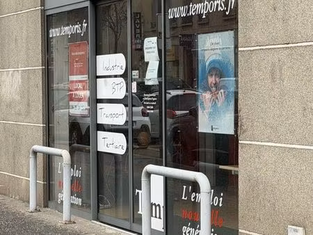 à louer local commercial  bron