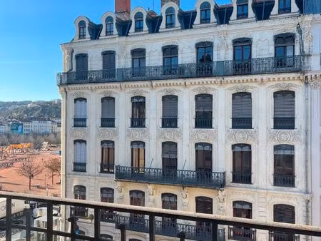 local pro ou commercial place bellecour