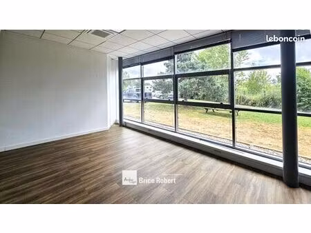 bureaux 239 m²