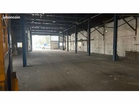 local d'activité 1 480 m²