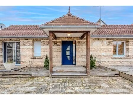 maison style loft avec belle piscine et garage