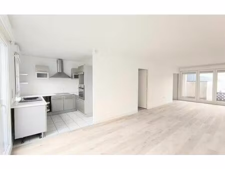 location appartement  m² t-4 à reims  929 €