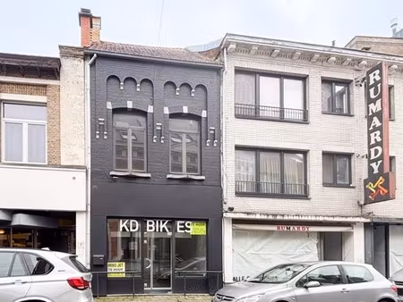 te huur: handelspand in het hart van beveren