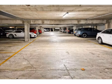 vente parking / box  12.00m²  maisons