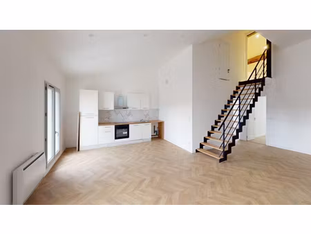 t5 duplex rénové avec parking à pignan