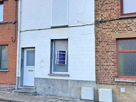 petite maison à rénover - 2 chambres