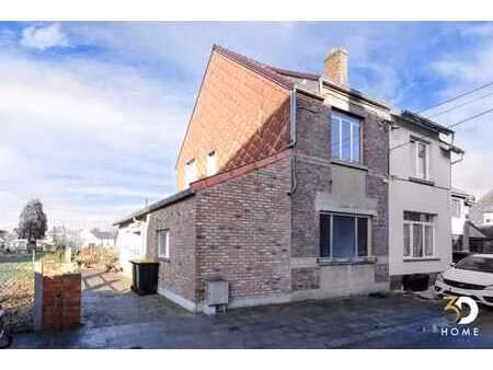 maison 3 façades à rénover avec jardin à tertre