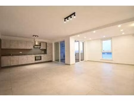 appartement  peb a  avec deux chambres  terrasse et parking