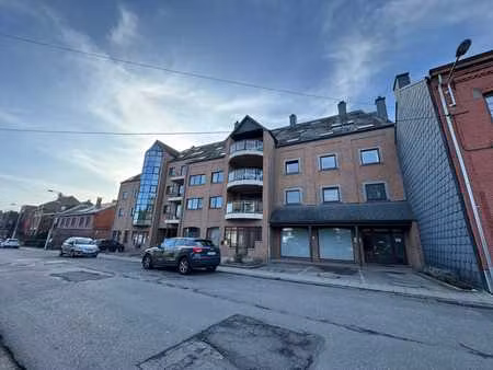 rez-de-chaussée idéal pour professions libérales à auvelais