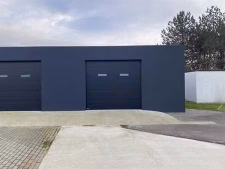 unique opportunité - box de stockage de 37m² (6 4m x 5 8m)