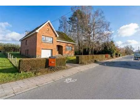 spacieuse maison 4 à 5 ch. sur 08a 35ca