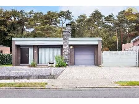 verzorgde gelijkvloerse woning met 3 slaapkamers en tuin ...