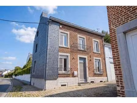 charmante maison dans le village de jeneffe!