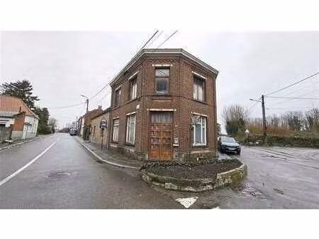 sous option - plus de visite - maison à restaurer + petite c