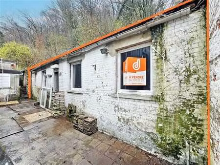 maison 1ch - cour - à rénover