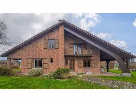 très belle maison à eprave