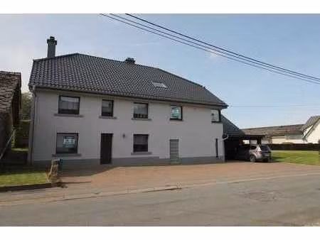 maison bifamiliale- idéal pour famille ou investisseurs!