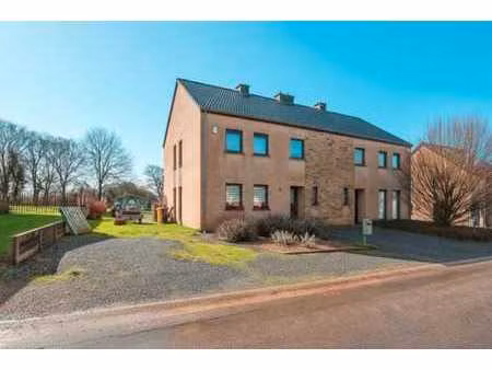 rue de la croix 19 à florée