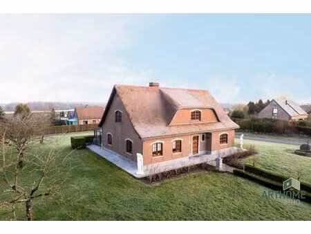 superbe villa 4 façades dans un quartier résidentiel