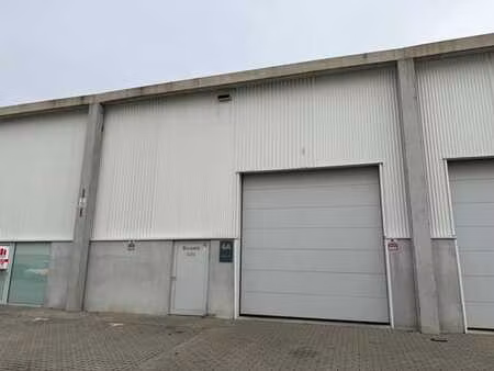 entrepôt à louer - 178m²