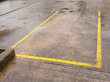 ?️ place de parking sécurisée – proche gare de juvisy 10mn