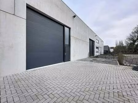 unité pme d'environ 215 m² à louer à vichte.