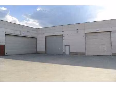 416 m² opslagruimte te huur