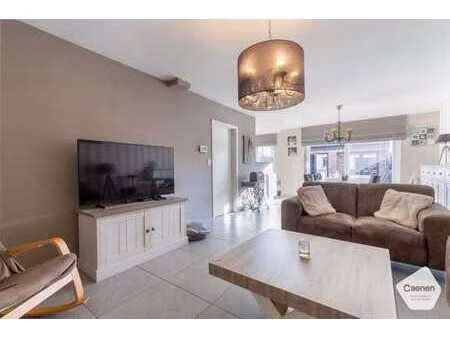 recente en energiezuinige woning (2013) met 3 slaapkamers...