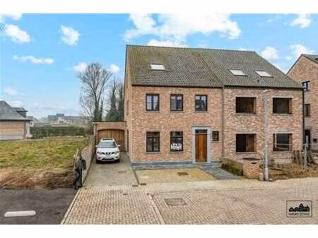 grande maison finie dans un cul-de-sac à hamme !