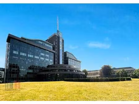 512 m² de bureaux lumineux le long du ring intérieur de g...