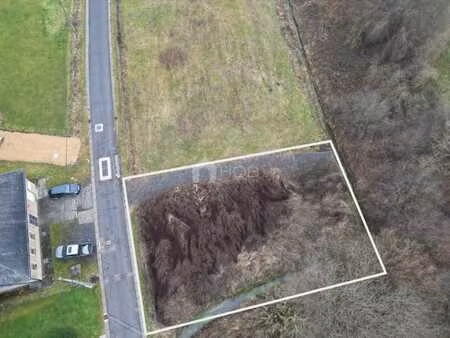 terrain à bâtir attrayant dans un endroit calme près de la f